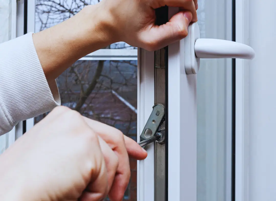 Réparation serrure de fenêtre Ormes